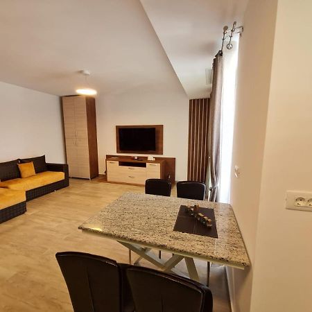 Matteo 2 Apartments Marina Surf Residence, Mamaia Nord - Navodari,1 Vedere Frontala,2 Cu Vedere Laterala La Mare Luaran gambar