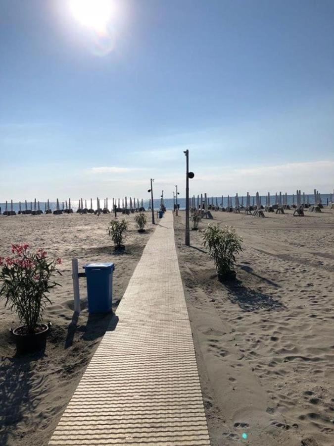 Matteo 2 Apartments Marina Surf Residence, Mamaia Nord - Navodari,1 Vedere Frontala,2 Cu Vedere Laterala La Mare Luaran gambar
