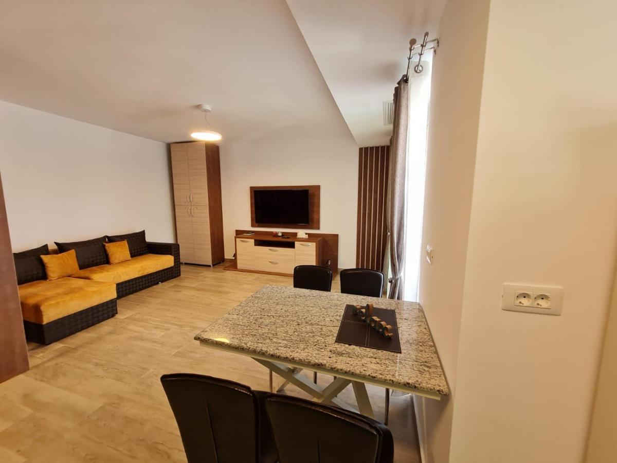 Matteo 2 Apartments Marina Surf Residence, Mamaia Nord - Navodari,1 Vedere Frontala,2 Cu Vedere Laterala La Mare Luaran gambar
